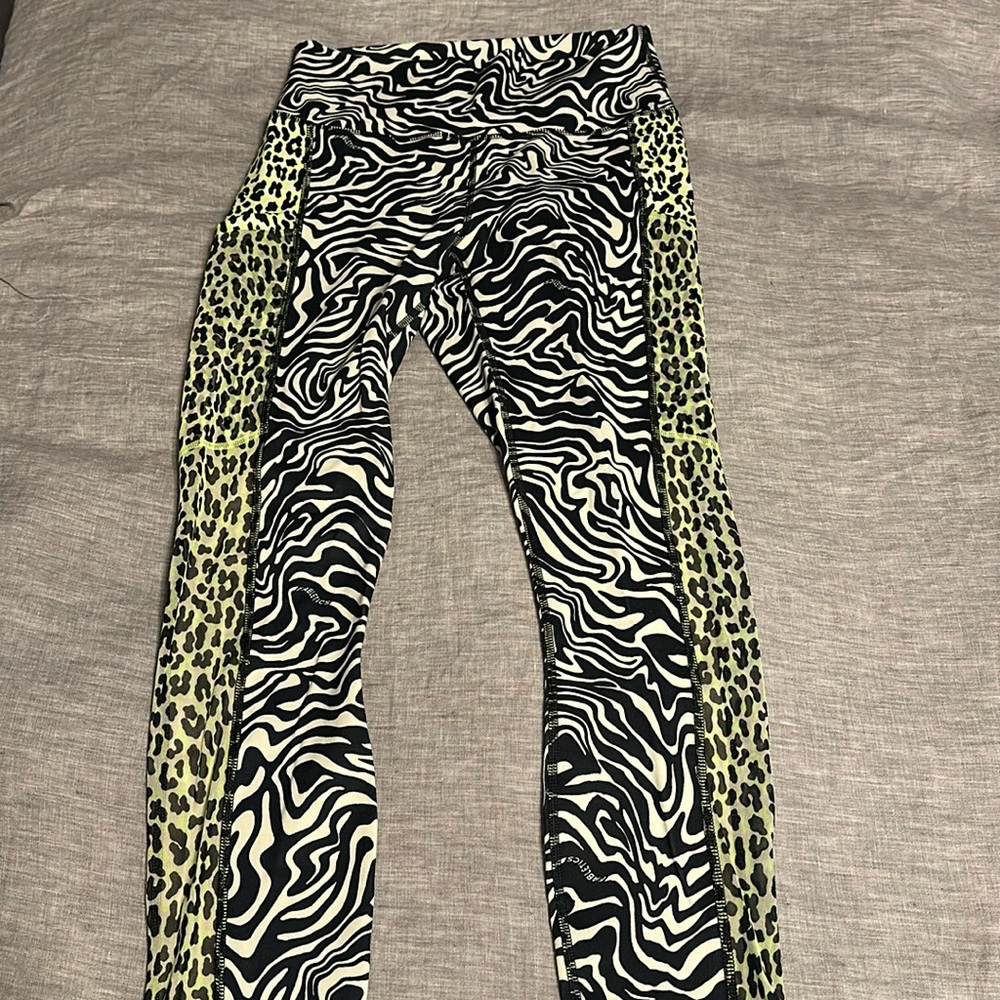 NWT Fabletics Powerhold Leggings